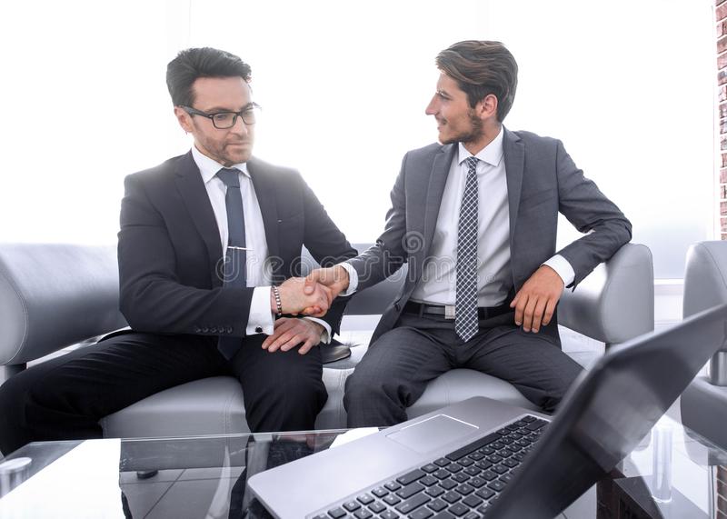 以“六个加快”推进网络强国建设_时事政治_中公教育网|AG亚娱集团官方