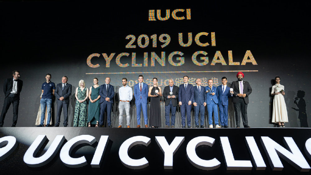 还有多少“3人检查8人陪吃”在推杯换盏?_时事政治_中公教育网-AG亚娱集团(图2) AG亚娱集团官方