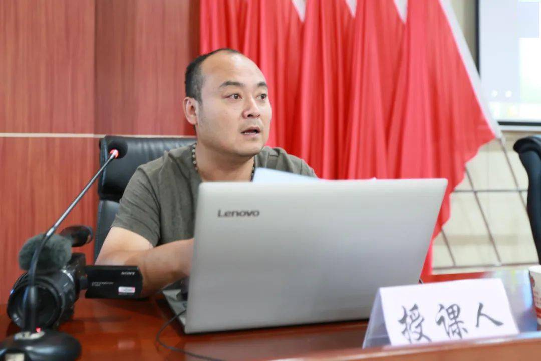 “充电蓄能”!淮北消防举行全市消防救援队伍宣传报道员培训班-ag亚娱官网(图5)
“充电蓄能”!淮北消防举行全市消防救援队伍宣传报道员培训班-ag亚娱官网(图5)