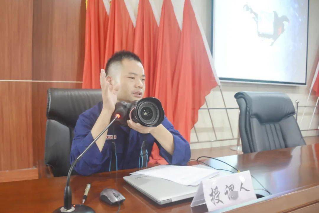 “充电蓄能”!淮北消防举行全市消防救援队伍宣传报道员培训班-ag亚娱官网(图9)
“充电蓄能”!淮北消防举行全市消防救援队伍宣传报道员培训班-ag亚娱官网(图9)