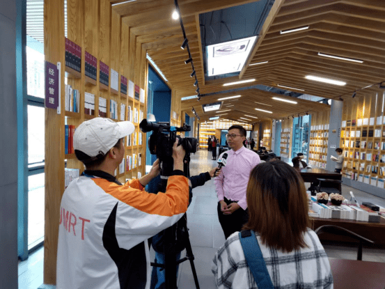 今天是第21个记者节 高新区(江海区)祝所有新闻媒体事情者节日快乐!‘AG亚娱集团’(图37)
今天是第21个记者节 高新区(江海区)祝所有新闻媒体事情者节日快乐!‘AG亚娱集团’(图37)