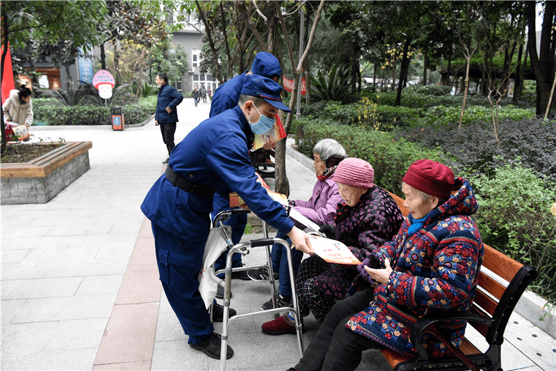 AG亚娱集团：
文明城区建设 渝中消防在行动(图6)