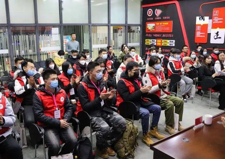 北疆大学生融媒体校园记者团主题运动日——携手走进旗县级融媒体中心(玉泉区融媒体中心站)“AG亚娱集团官方”(图4)
北疆大学生融媒体校园记者团主题运动日——携手走进旗县级融媒体中心(玉泉区融媒体中心站)“AG亚娱集团官方”(图4)