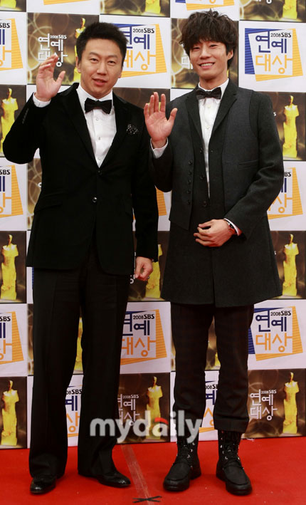 ag亚娱官网_用绿色绘出美丽中国的动人画卷_时事政治_中公教育网(图2) AG亚娱集团