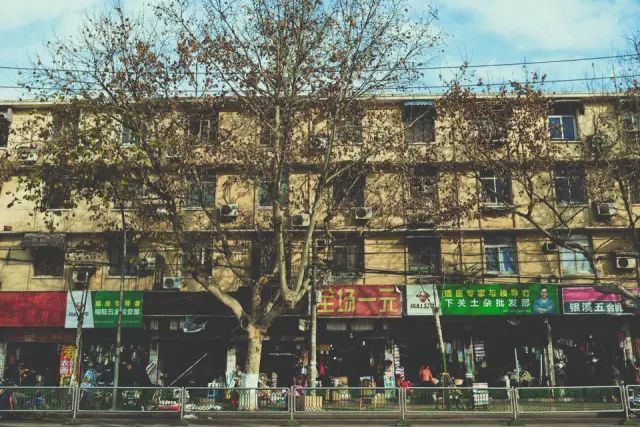 福建一男子下水道被困消防将其解救“ag亚娱官网”(图3) AG亚娱集团官方