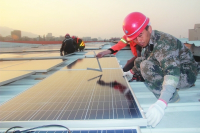 福建一男子下水道被困消防将其解救“ag亚娱官网”(图4) ag亚娱官网