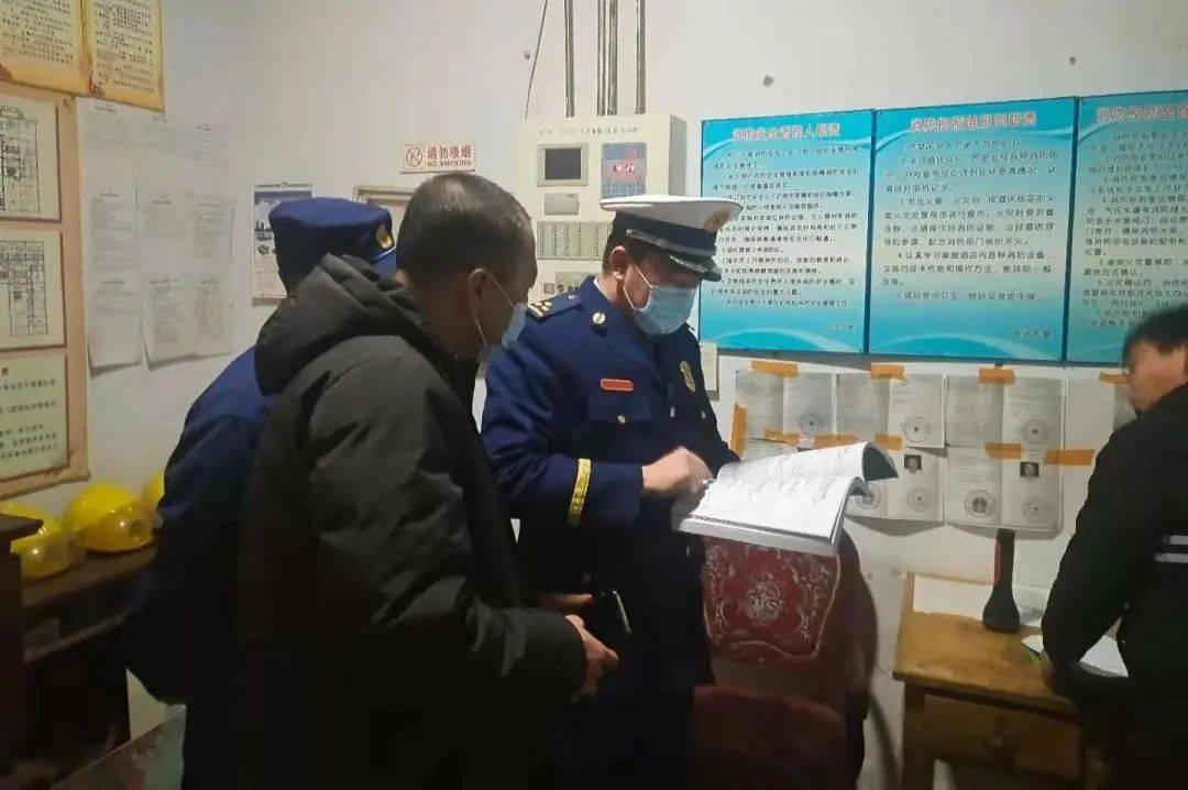 高新开发区消防救援大队组织开展消防宁静夜查行动【AG亚娱集团官方】(图6)
高新开发区消防救援大队组织开展消防宁静夜查行动【AG亚娱集团官方】(图6)