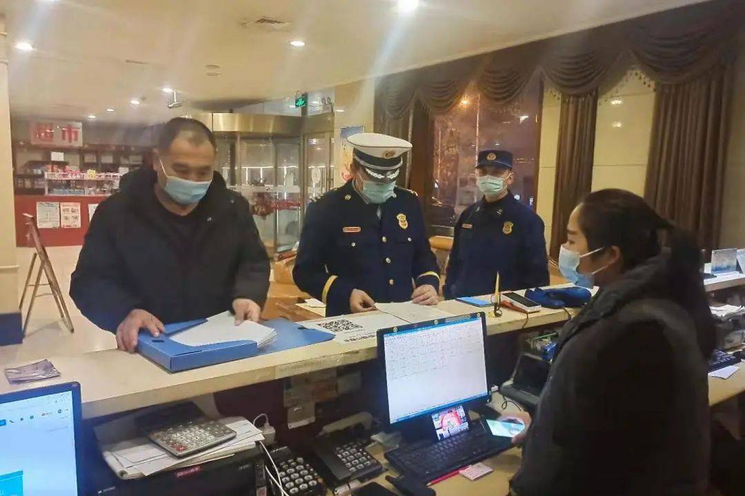 高新开发区消防救援大队组织开展消防宁静夜查行动【AG亚娱集团官方】(图7)
高新开发区消防救援大队组织开展消防宁静夜查行动【AG亚娱集团官方】(图7)